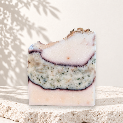 Savon au lait de chèvre SOPHIE miel et macérât de camomilles